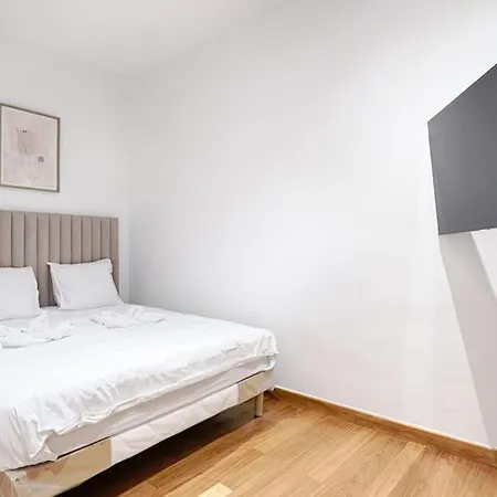 Concorde Saint Honore Charming 1br 4p Apartment